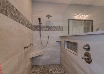 Walk-In Shower vs. Tub: How Colorado Springs Homeowners Decide